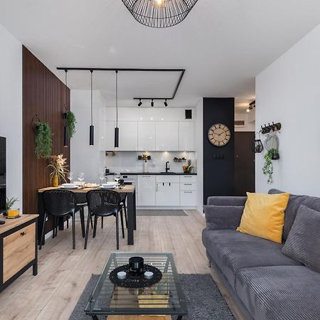 Dziwnow Luxurious Apartment No1 By The River By Renters Prestige Bagian luar foto