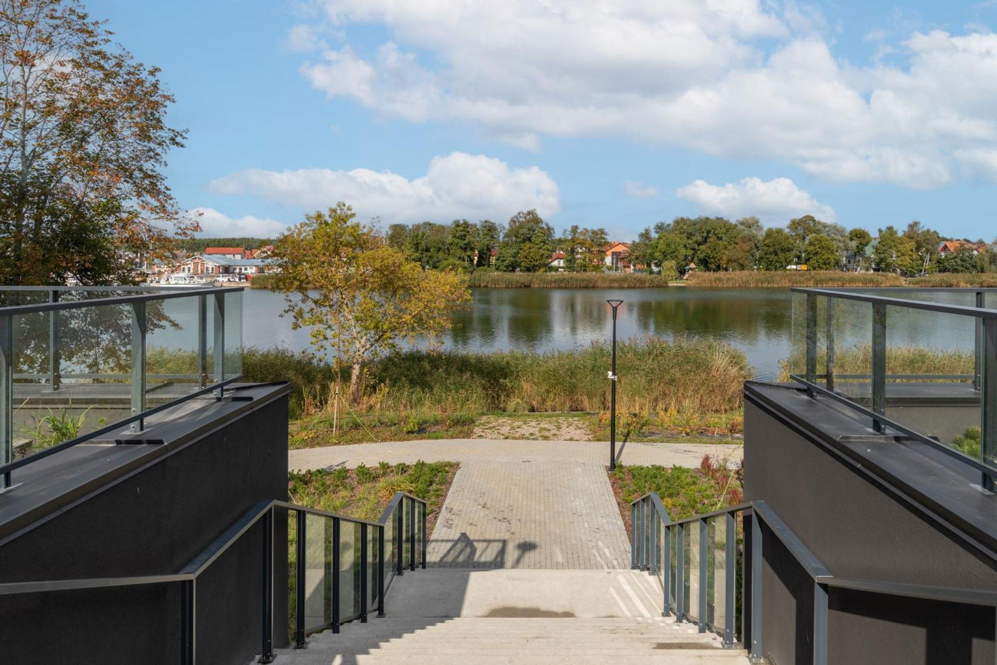 Dziwnow Luxurious Apartment No1 By The River By Renters Prestige Bagian luar foto