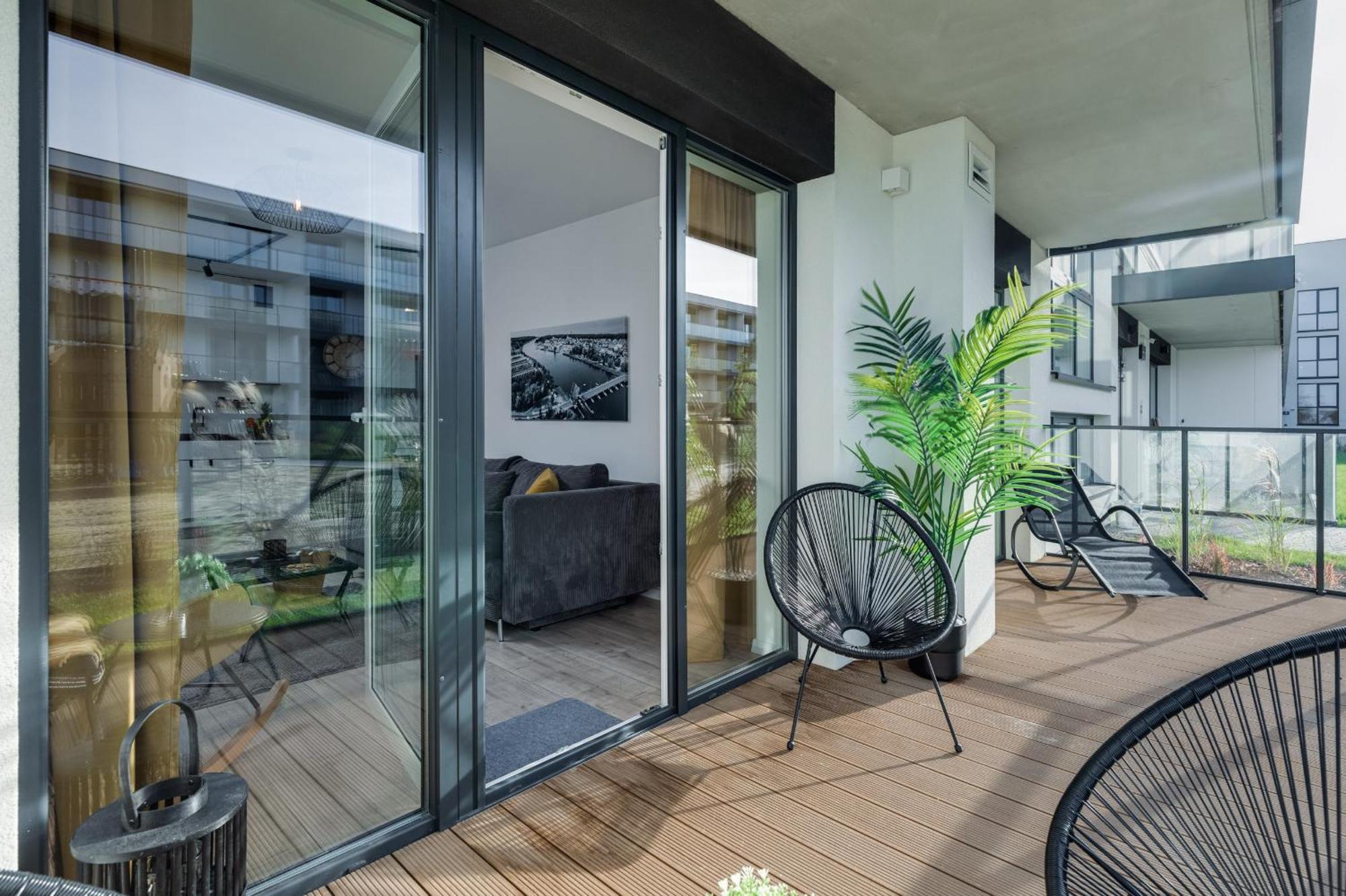 Dziwnow Luxurious Apartment No1 By The River By Renters Prestige Bagian luar foto